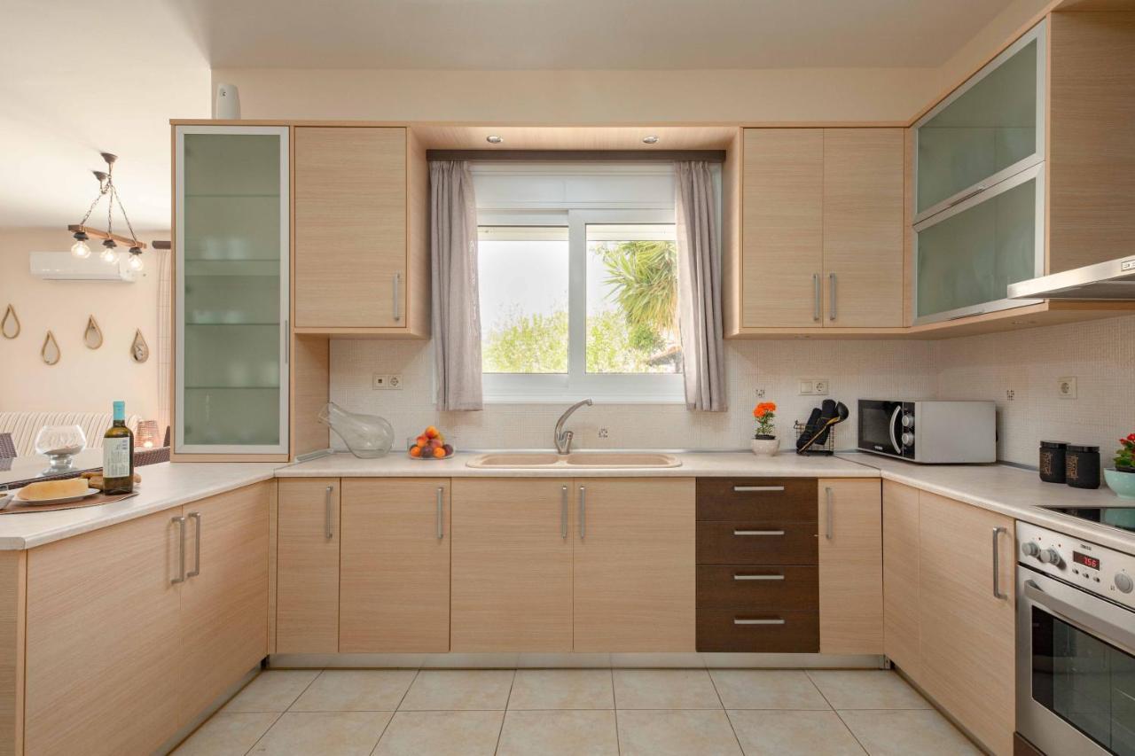 Villa Melenia For Family Holidays By The Beach Agia Pelagia  Buitenkant foto