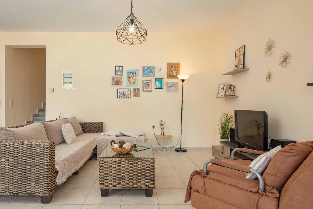 Villa Melenia For Family Holidays By The Beach Agia Pelagia  Buitenkant foto